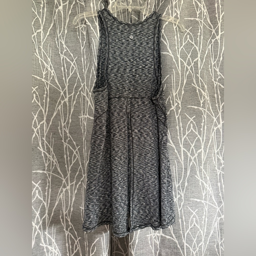 Lululemon Split Back Gray Heathered Tank Top size 10 - Picture 2 of 4